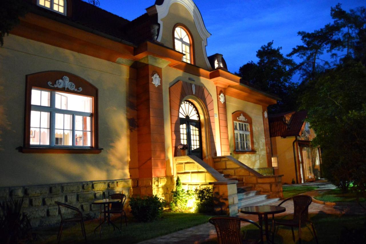 Splavský zámeček Apartamento Staré Splavy Exterior foto
